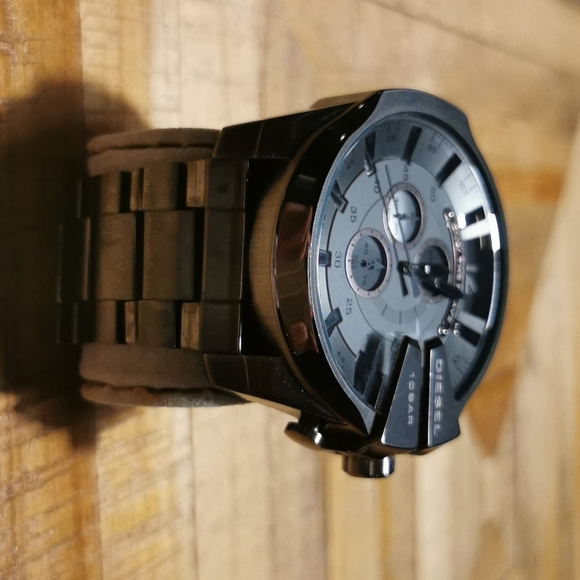 Diesel men's stylish watch. - Picture 2 of 3